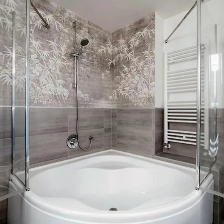 Luxury With Private Pool * Carate Urio
